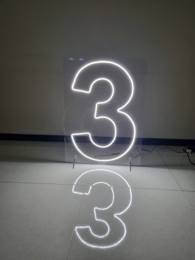 استند عدد نئونی سه 3